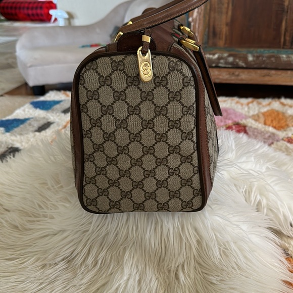 Beautiful VTG W/COA GUCCI - Picture 3 of 15